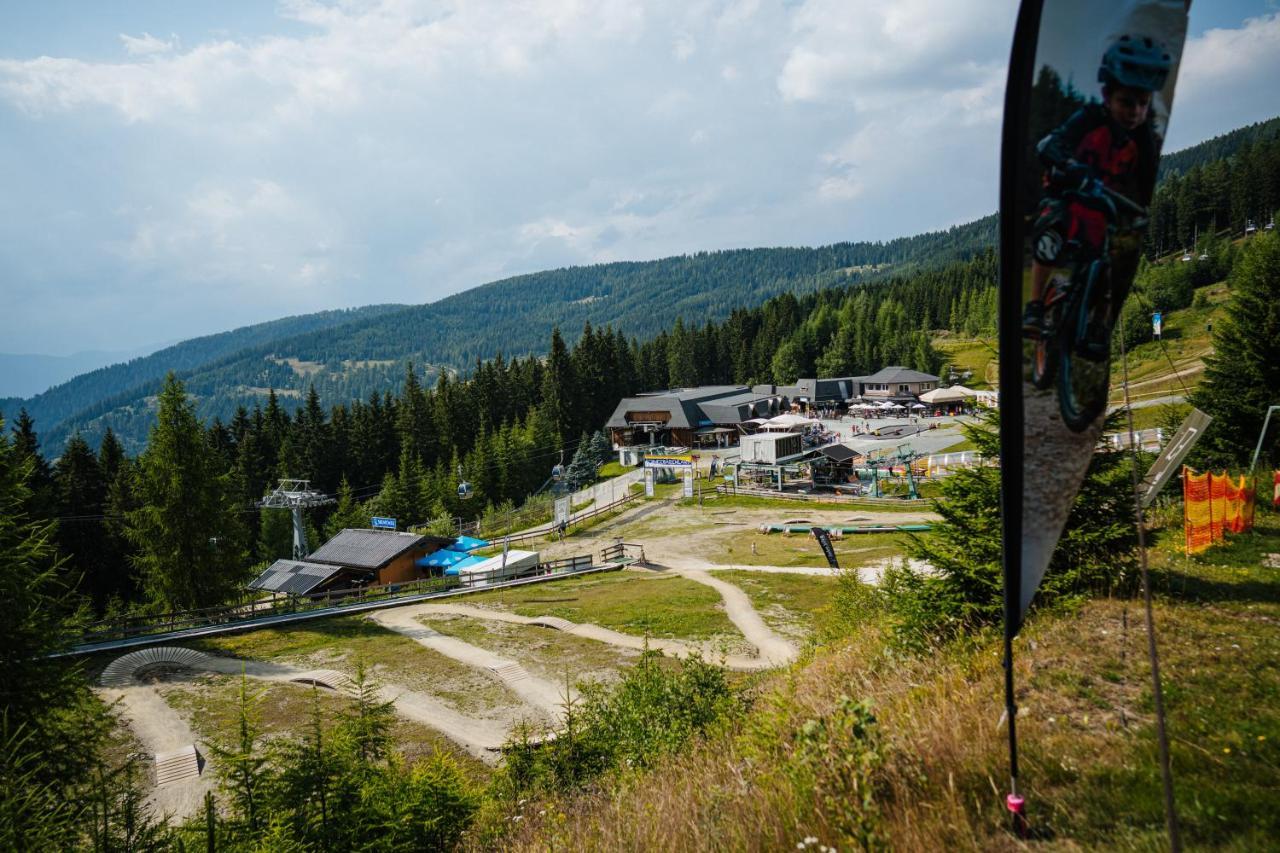 Gasthof Zur Post ออสซิอัค ภายนอก รูปภาพ