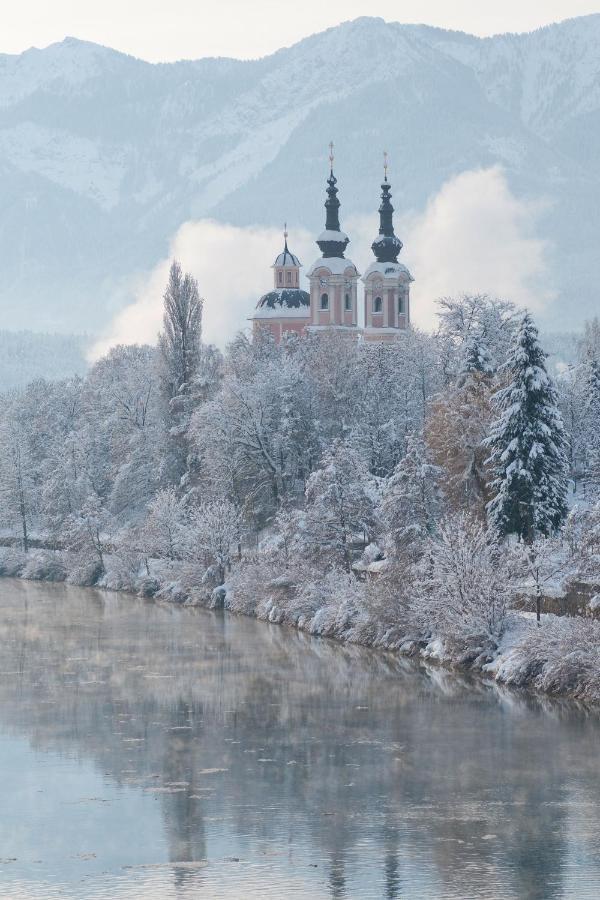 Gasthof Zur Post ออสซิอัค ภายนอก รูปภาพ