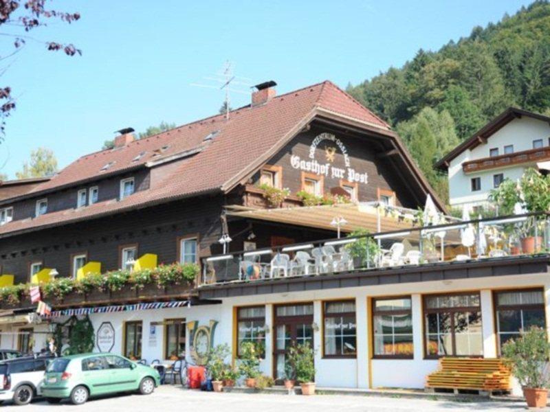 Gasthof Zur Post ออสซิอัค ภายนอก รูปภาพ